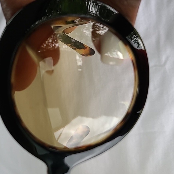 Leopard Print Prada Sunglasses are exquisite to taste! Very classy and stylish. - Picture 6 of 13